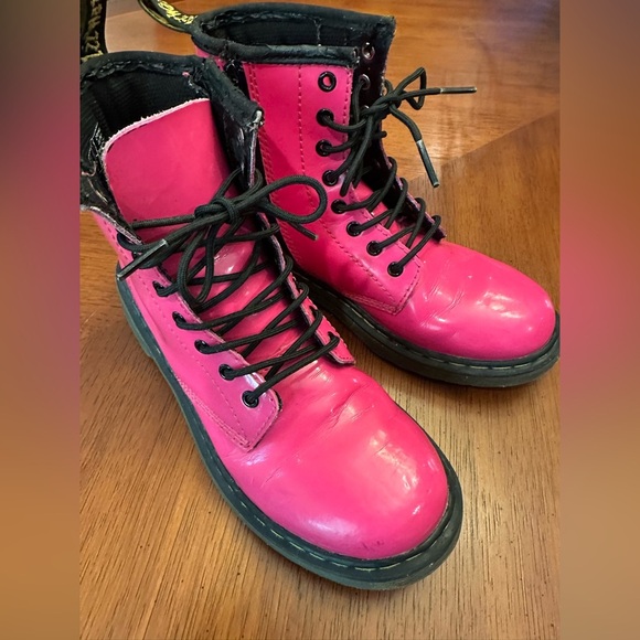Dr. Martens Doc Martens Air Wair Kids Hot Pink Zipper Boot patent lamper size 3 - Picture 9 of 12